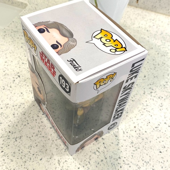 Luke Skywalker Funko Pop - Picture 2 of 5